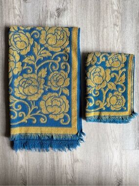 Vintage MCM Fieldcrest Blue & Yellow Floral Rose Print Retro 60’s Towel Set 2PC